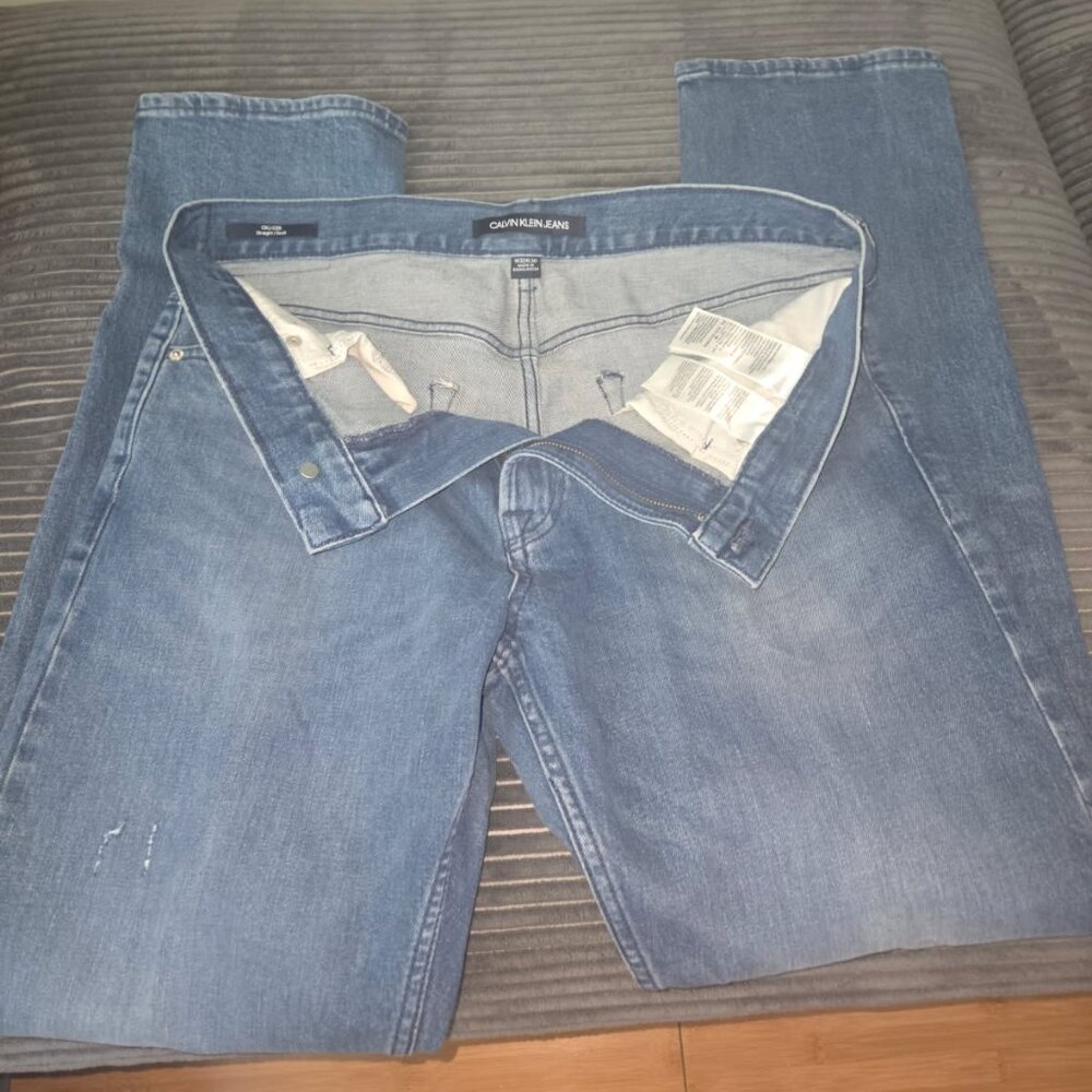 Men's Calvin Klein Straight Jeans Light Blue (CKJ035) 32x30 NWOT - Never Worn